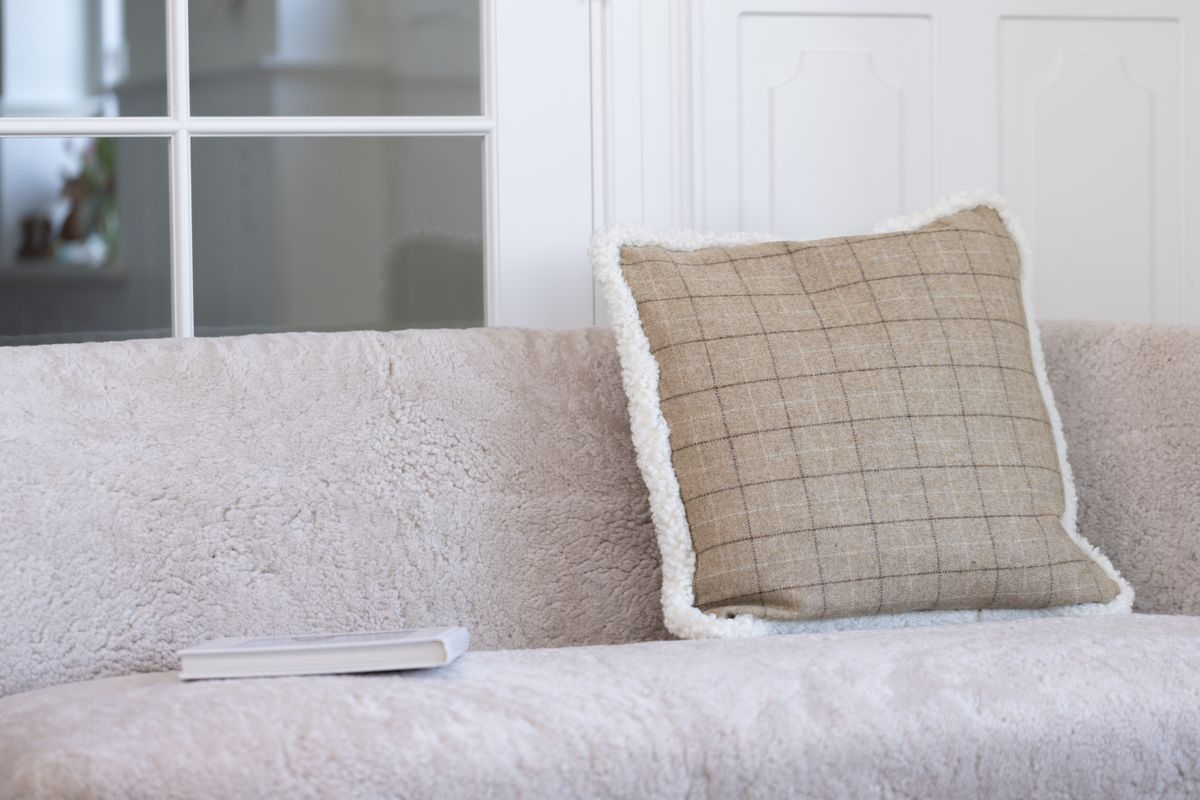 One Side Cushion | KW | 52x52 cm