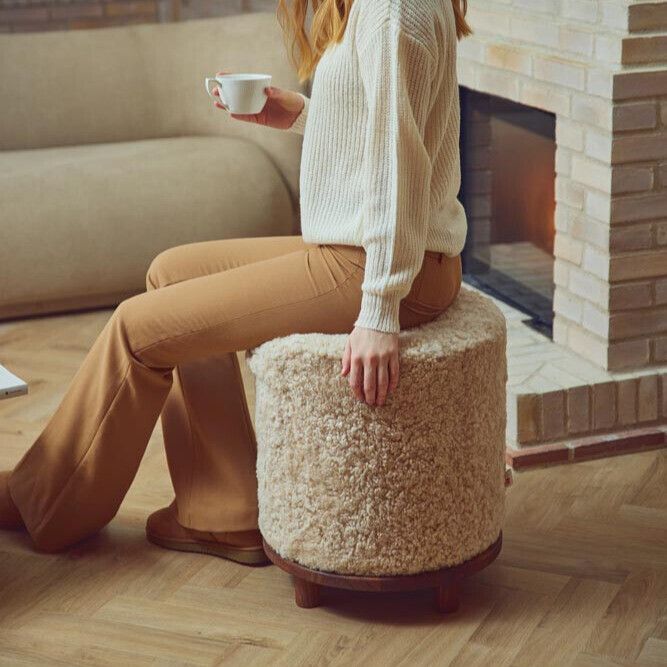 Simon Stool | Short Wool | D46xH52 cm Anthracite