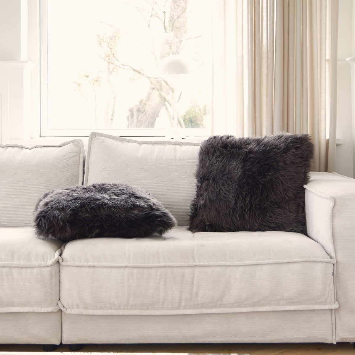 Long Wool Sheepskin Cushion | 50x50 cm Aubergine