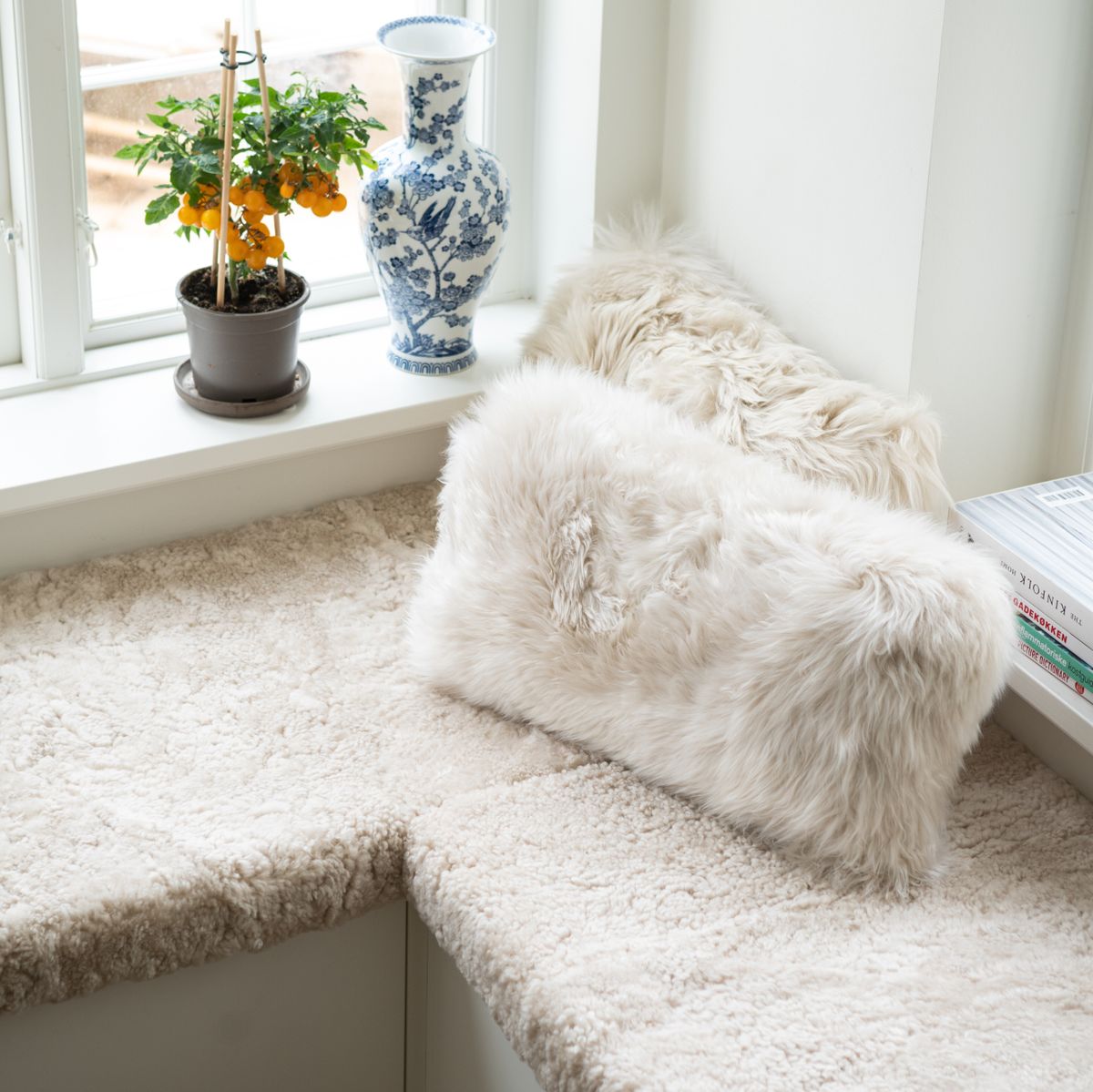 Long-Wool Sheepskin Cushion | 28x56 cm Black