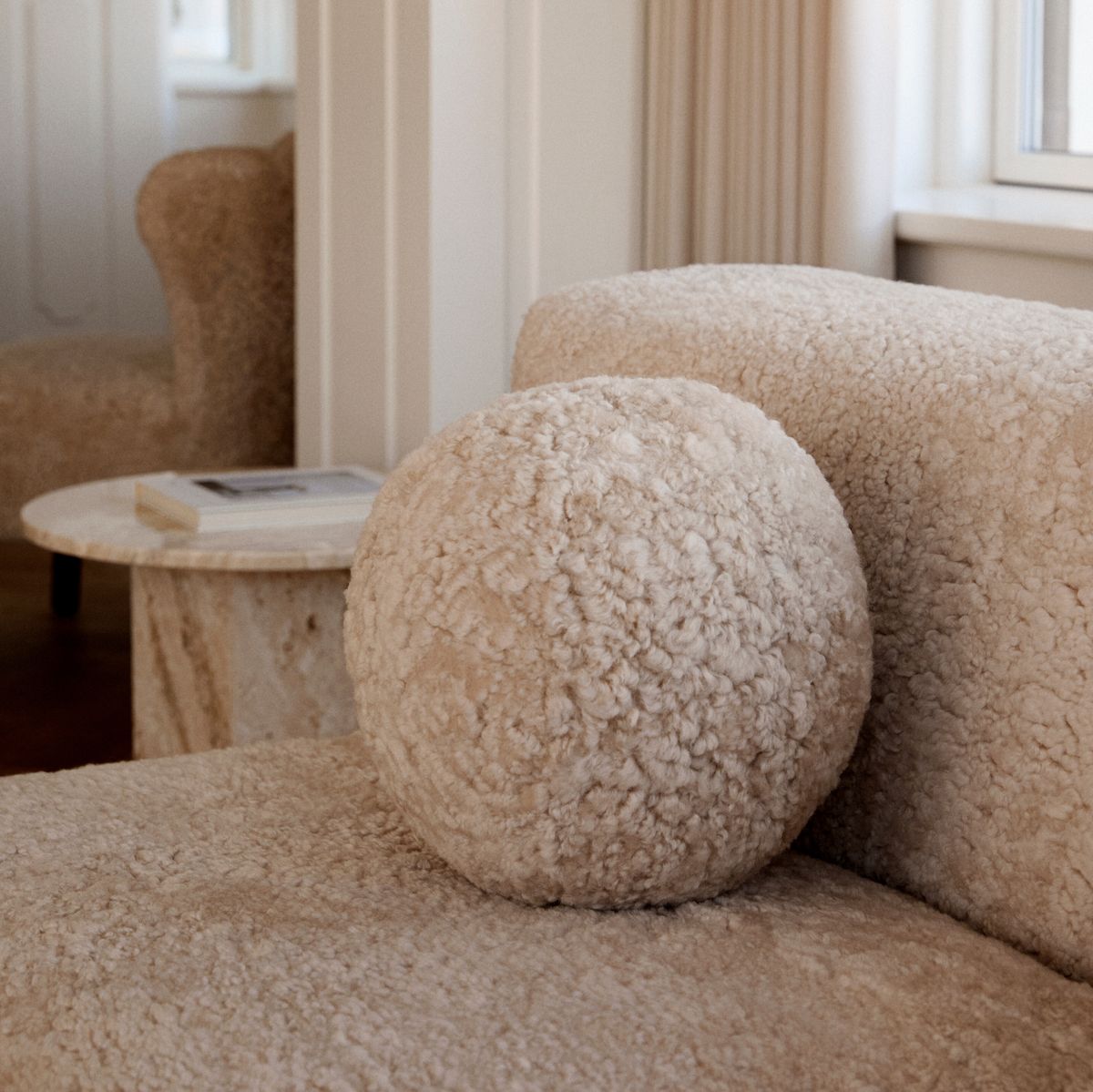 Angelite Cushion | Ø25 cm | Ø30 cm | Ø35 cm SW Curly Black