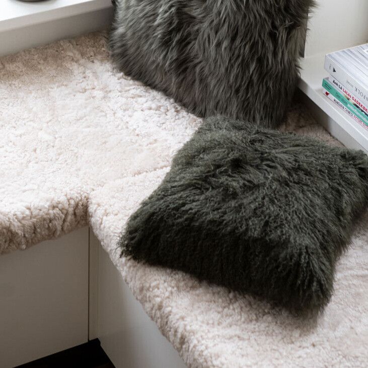 Curly Sheepskin Cushion | Doublesided | 40x40 cm Arctic Sunrise