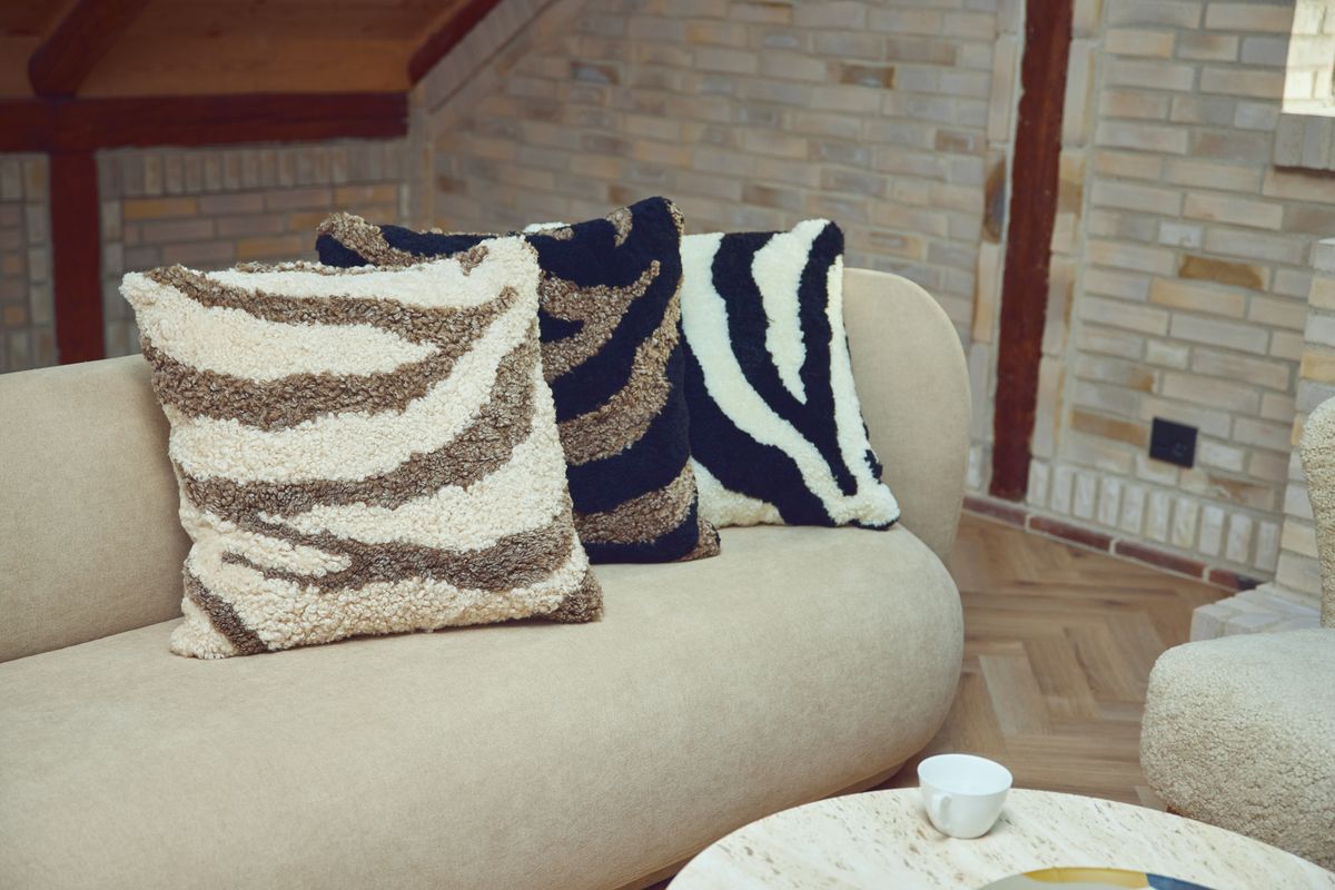 Zebra Cushion | Doublesided | 60x60 cm Black/Ivory