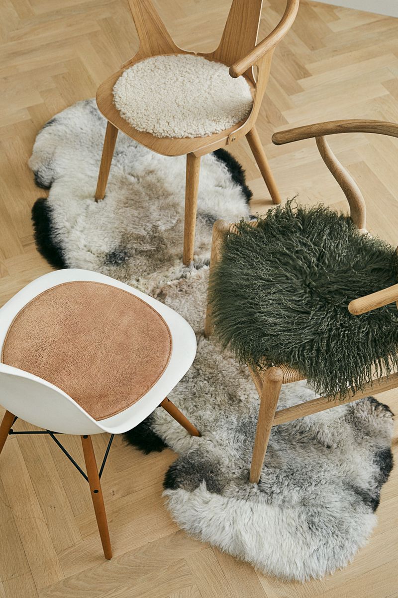 Short Wool Curly Sheepskin Seat Cover | Ø34 cm Moon Light