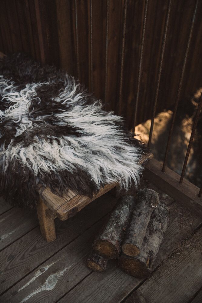 Austrian Curly Sheepskin | Natural Colors | 90 cm Blacky