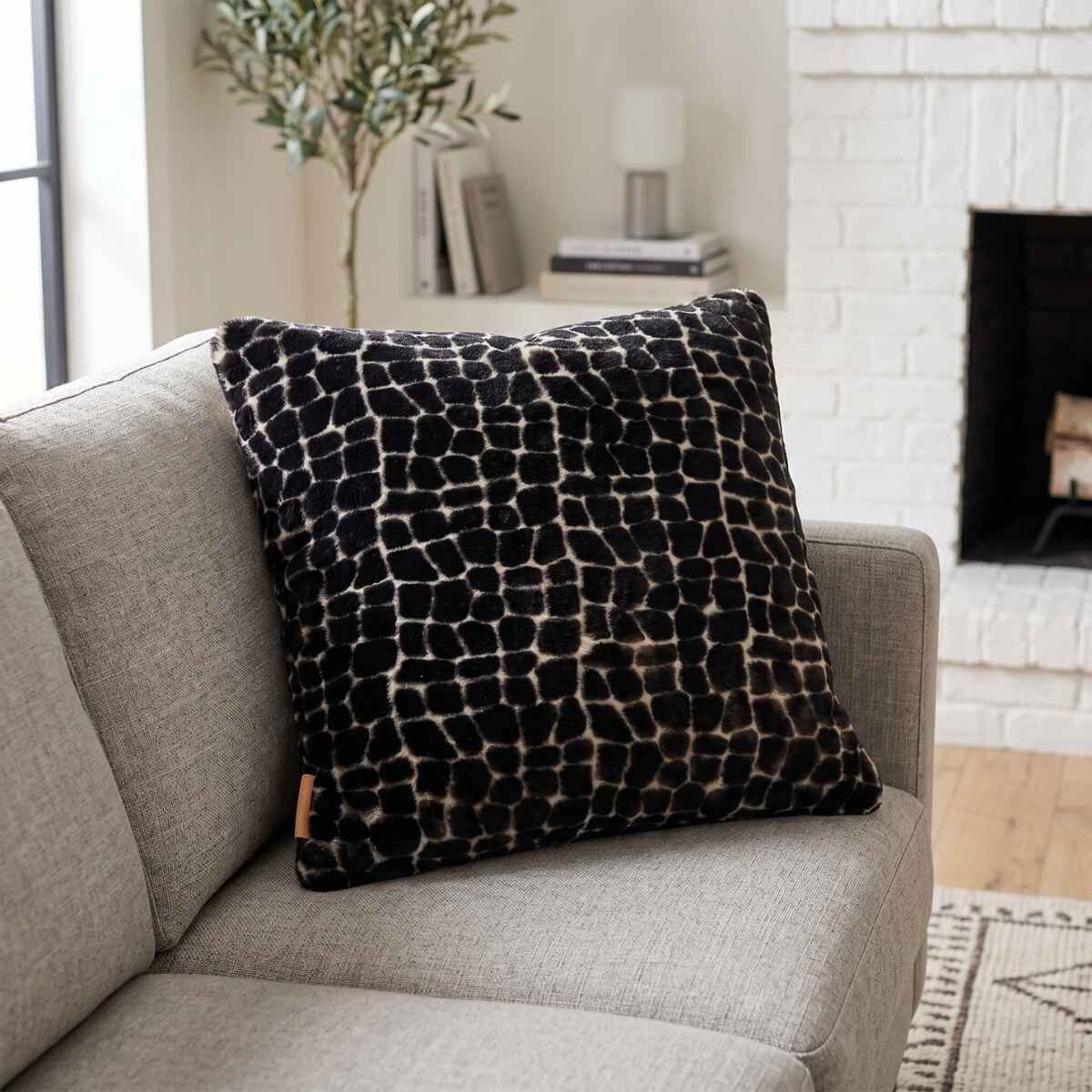 Premium Quality Cushion | New Zealand | Double sided Moccasin | 52x52 cm Leo