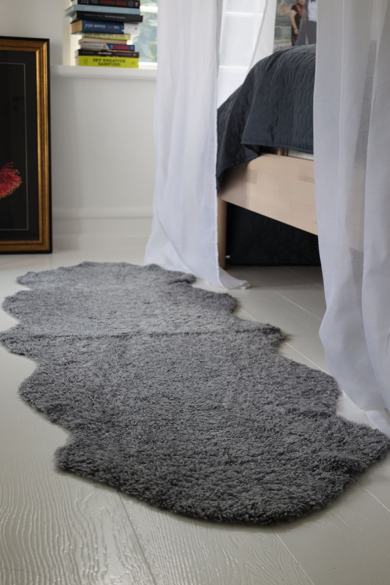 New Zealand Sheepskin | Short Curly Wool | Rug 180 cm