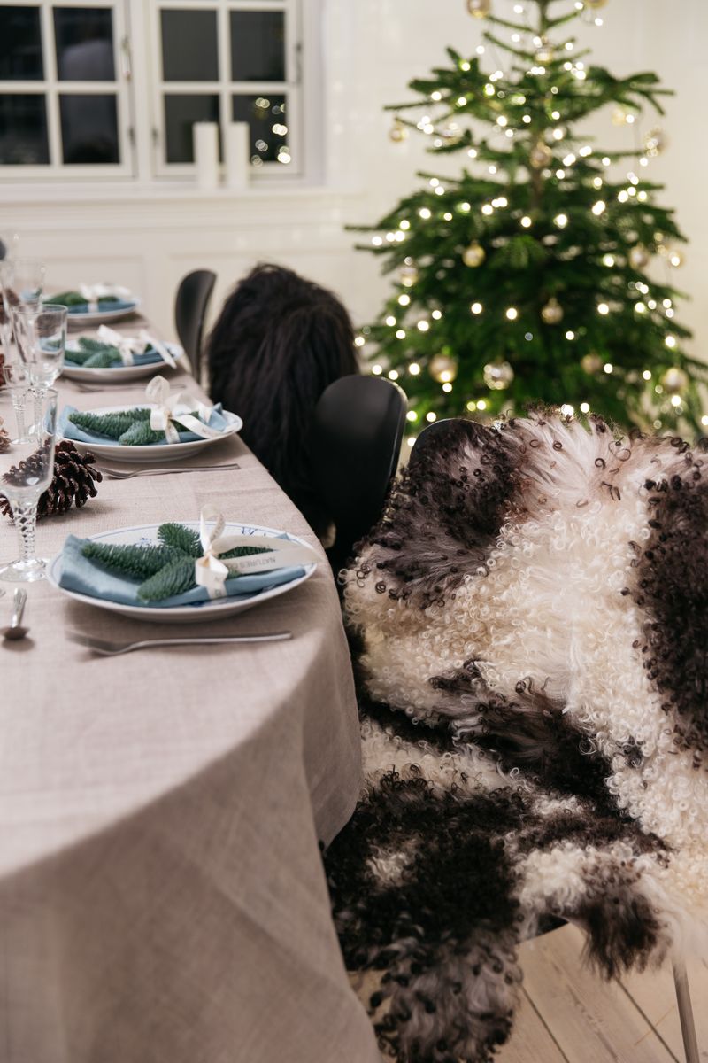 Curly Sheepskin | Austria | Natural Colors | 90 cm Blacky