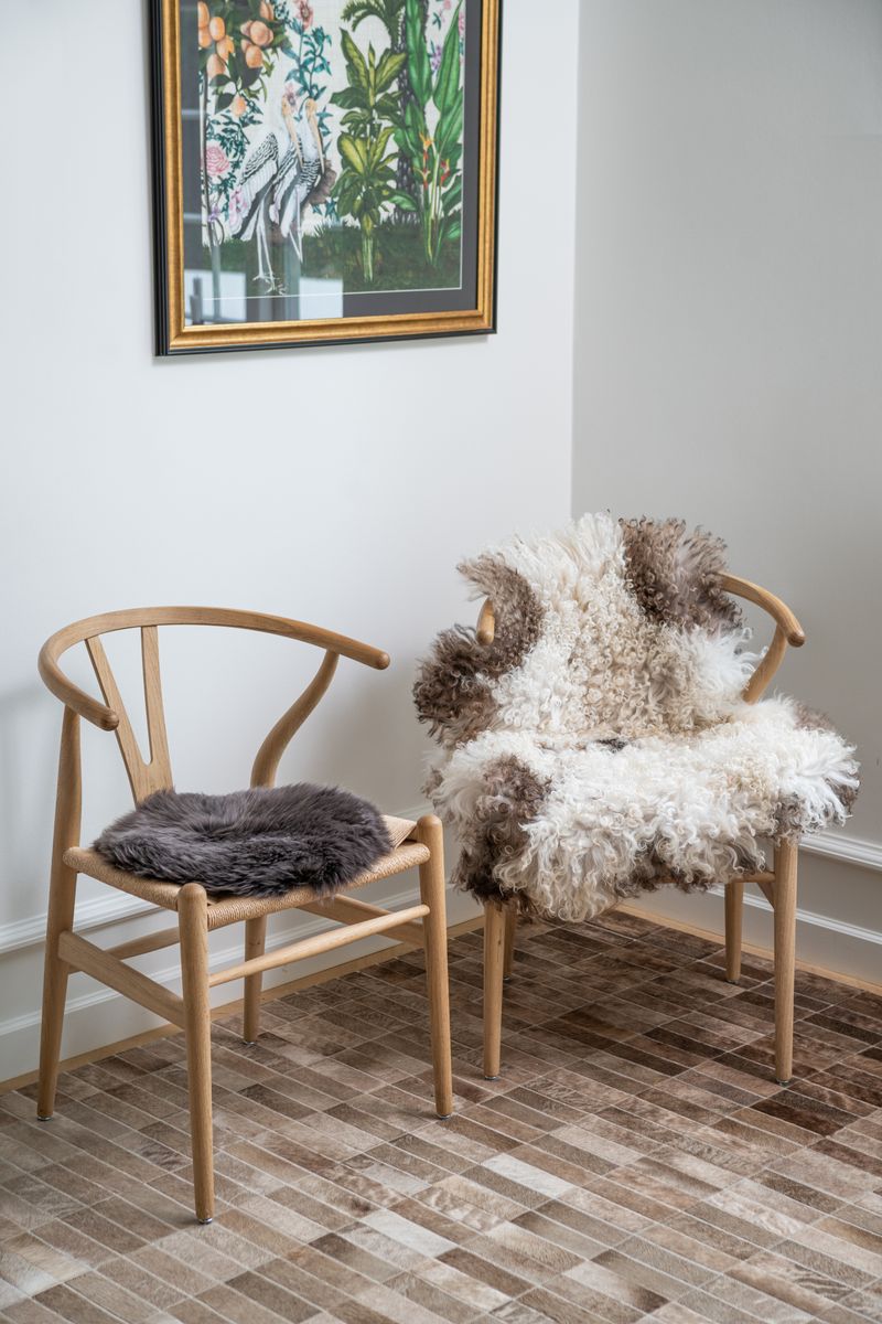 Curly Sheepskin | Austria | Natural Colors | 90 cm Blacky