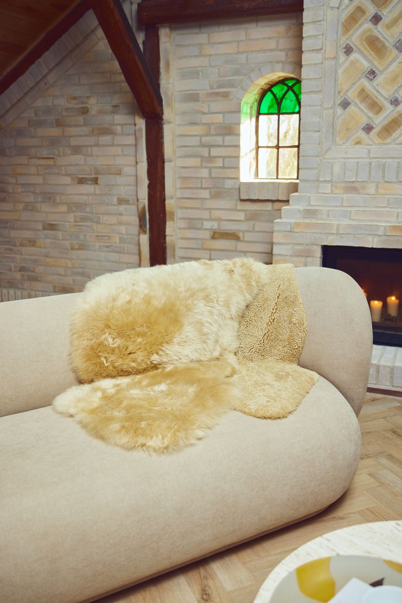 New Zealand Sheepskin | Short Curly Wool | Rug 90 cm Moonstone