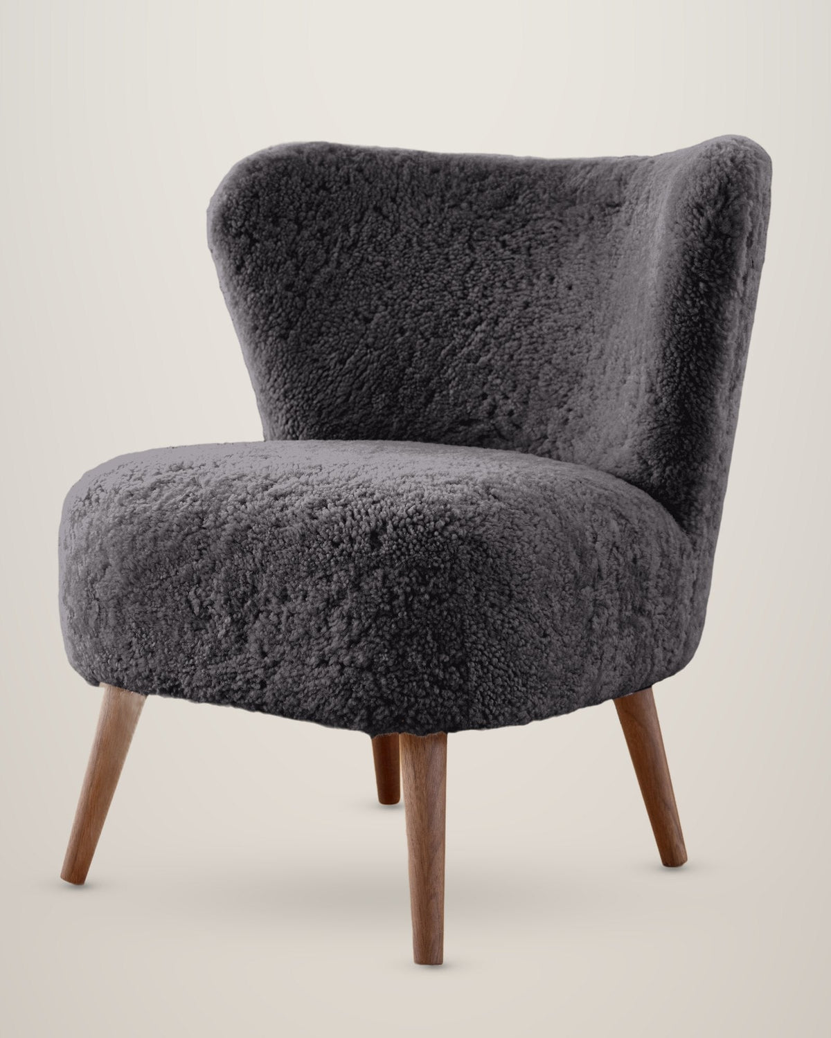 Armchair in short-wool sheepskin – Anthracite