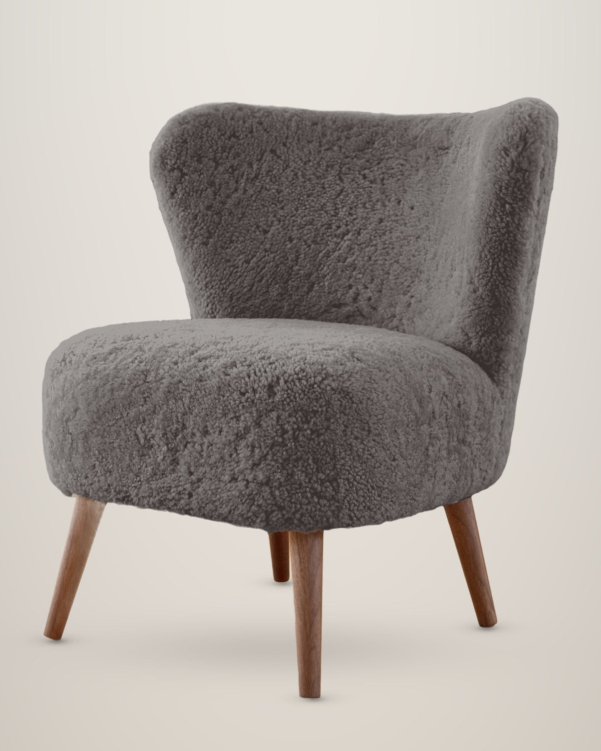 Armchair in short-wool sheepskin – Graphite