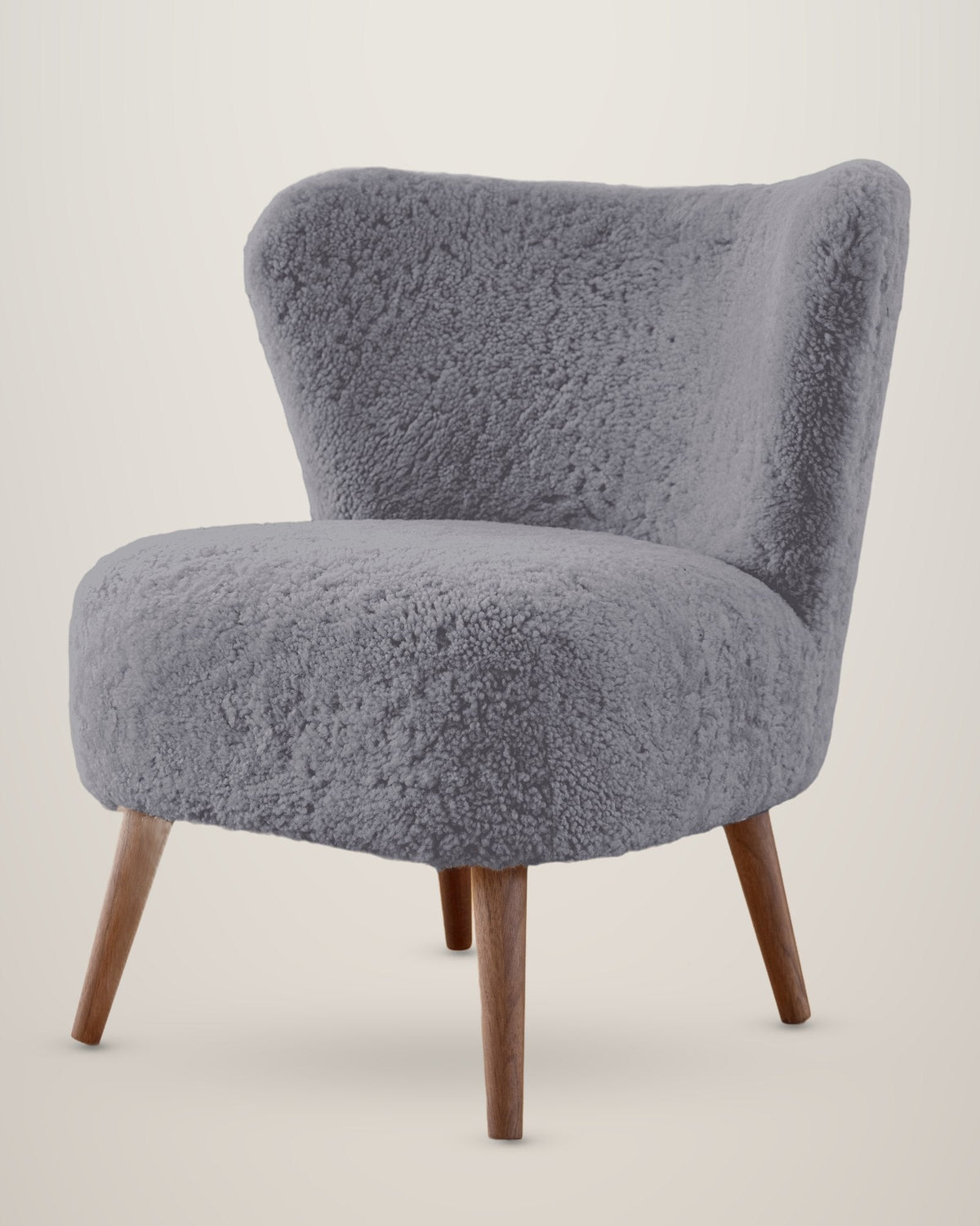 Armchair in short-wool sheepskin – Light grey