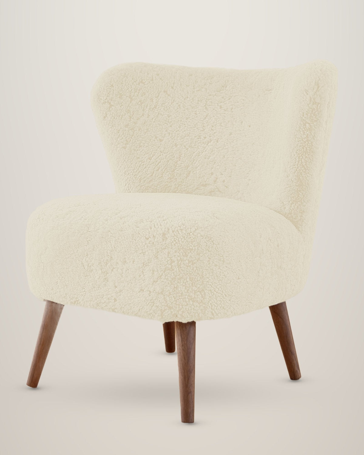 Armchair in short-wool sheepskin – White